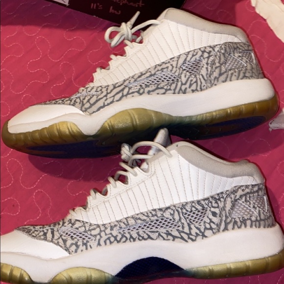 Retro 11 - Picture 1 of 3